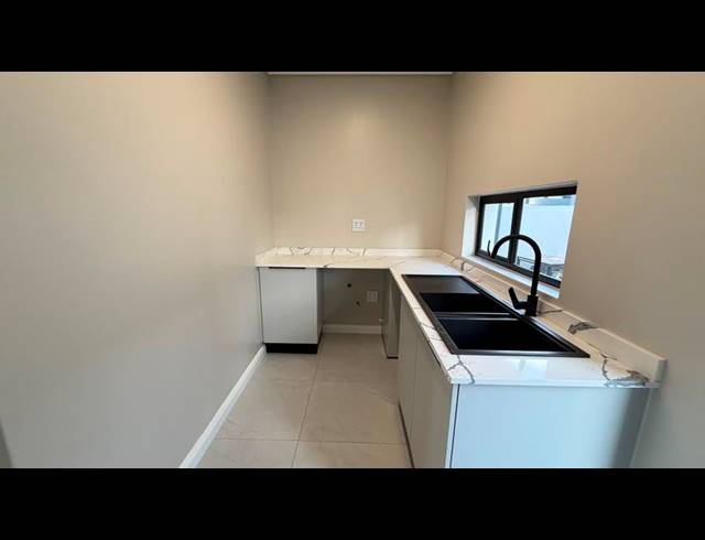 4 BEDROOM HOUSE FOR SALE IN FOUNTAINBROOK ESTATE